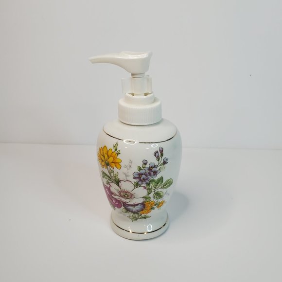 So Dainty!  Vintage 3 Piece Floral Washroom/Kitchen Accessories Porcelain - Picture 3 of 11